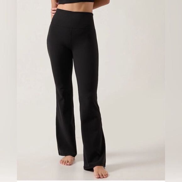 NWT Athleta Elation Flare Pant. Black Small